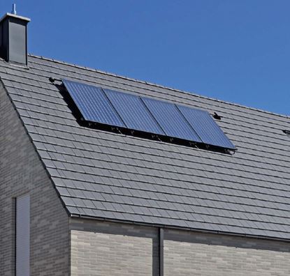 Picture of Röben Bergamo flat modern roof tile anthracite
